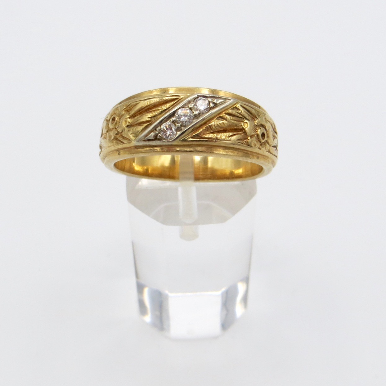 14kt Gold & Diamond Band with Floral Decoration