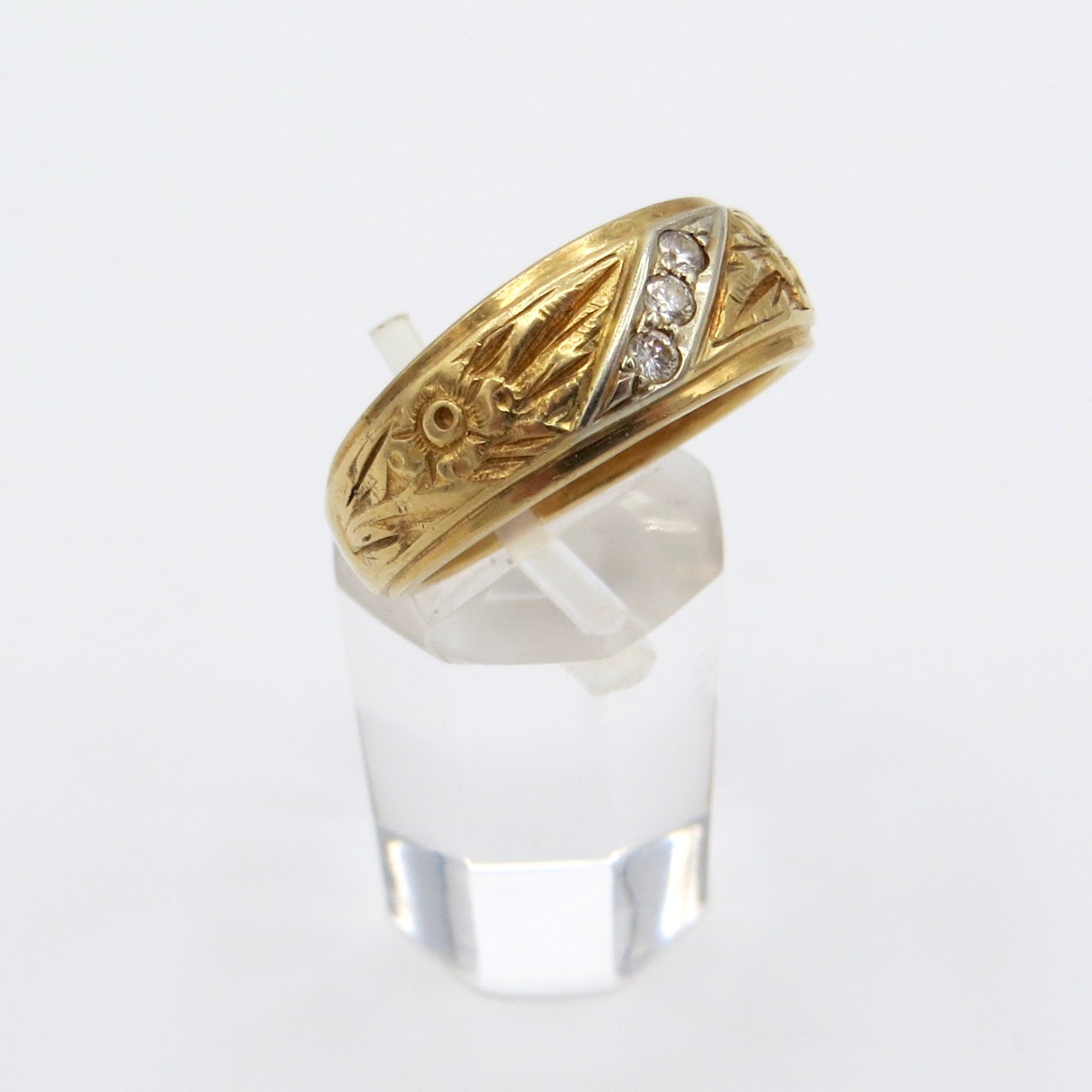 14kt Gold & Diamond Band with Floral Decoration