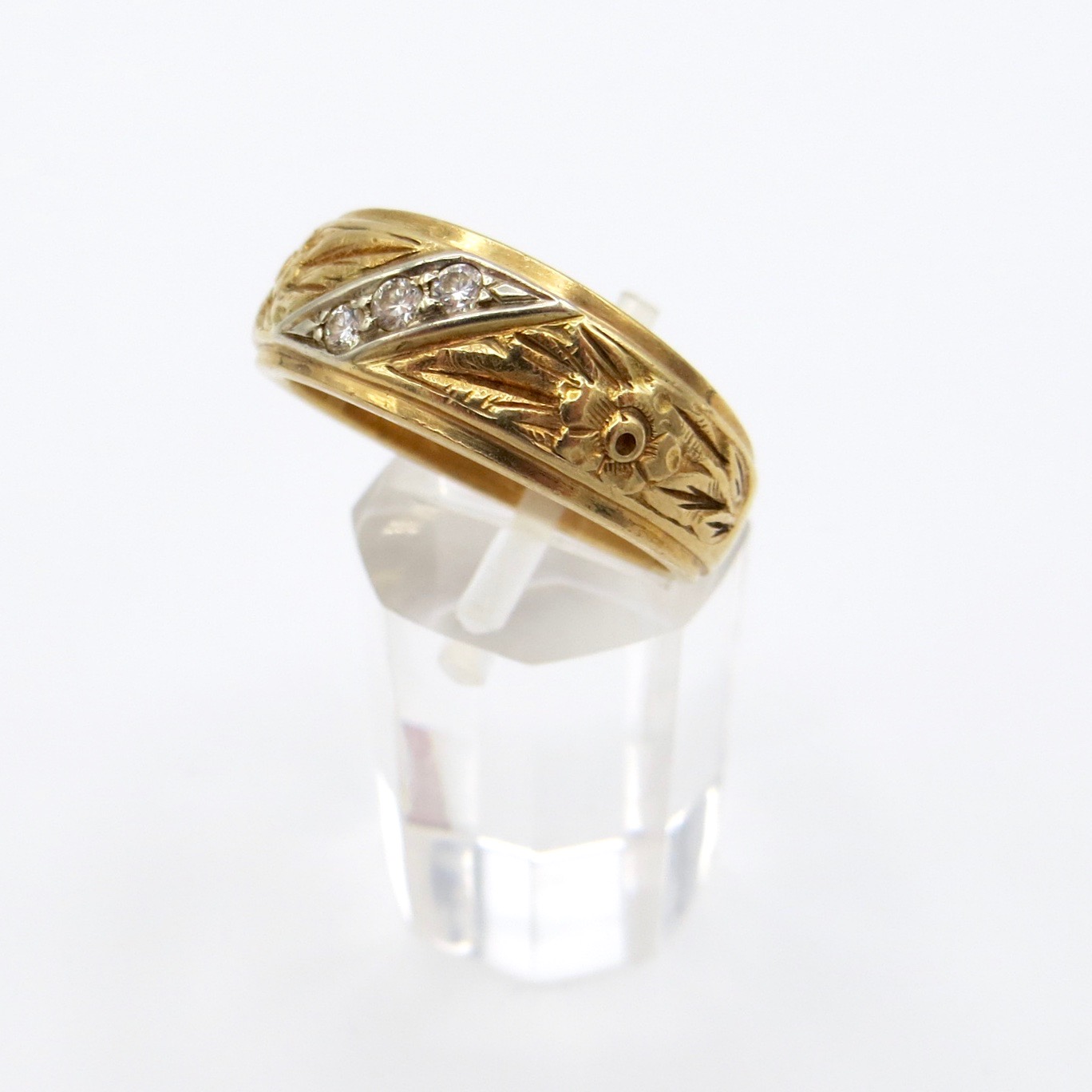 14kt Gold & Diamond Band with Floral Decoration