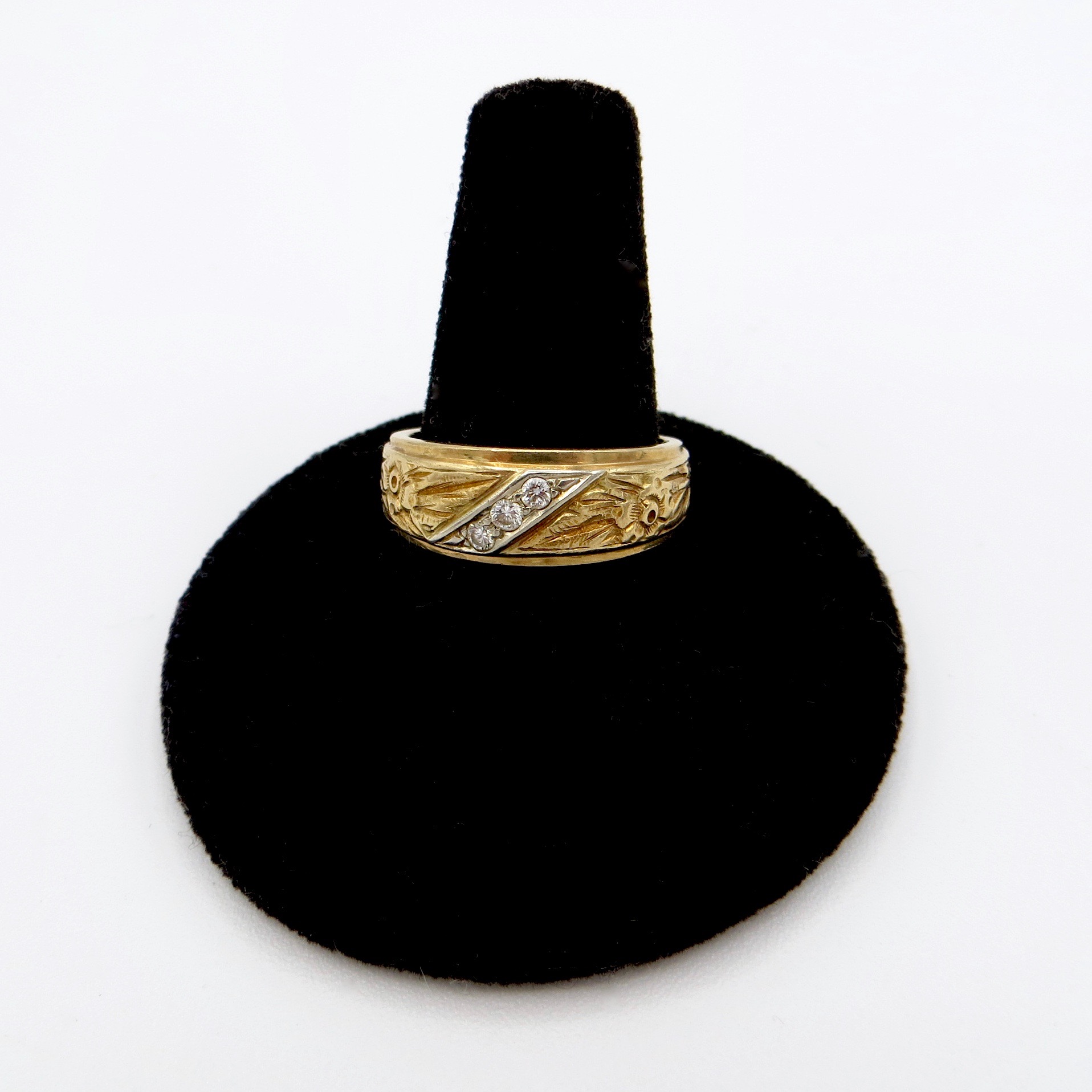 14kt Gold & Diamond Band with Floral Decoration