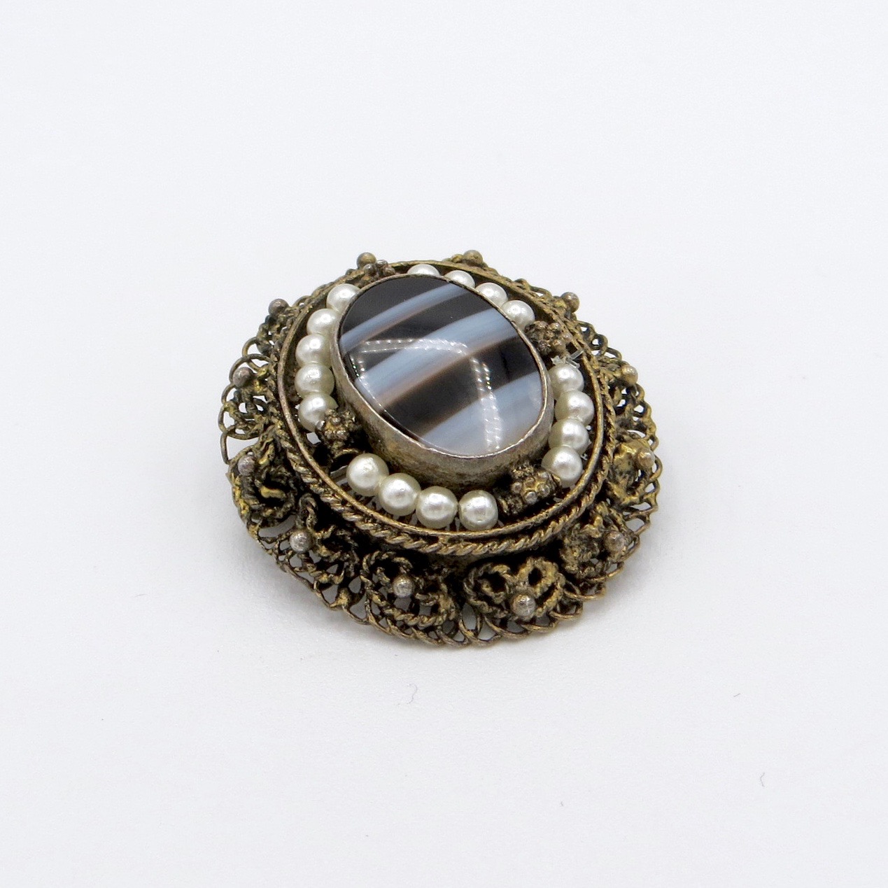 Agate Brooch with Pearls