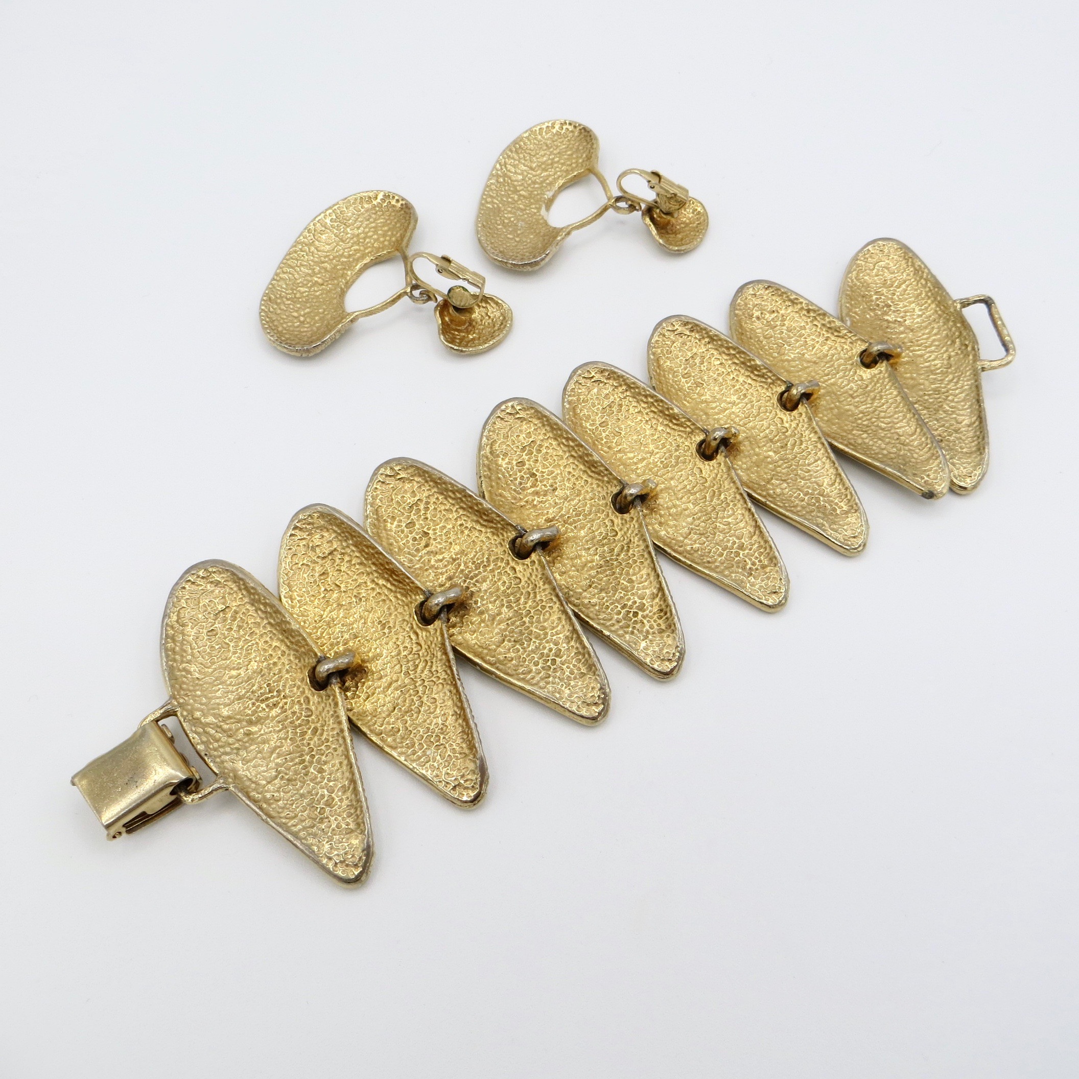 Figural Shell Bracelet and Clip-On Earrings