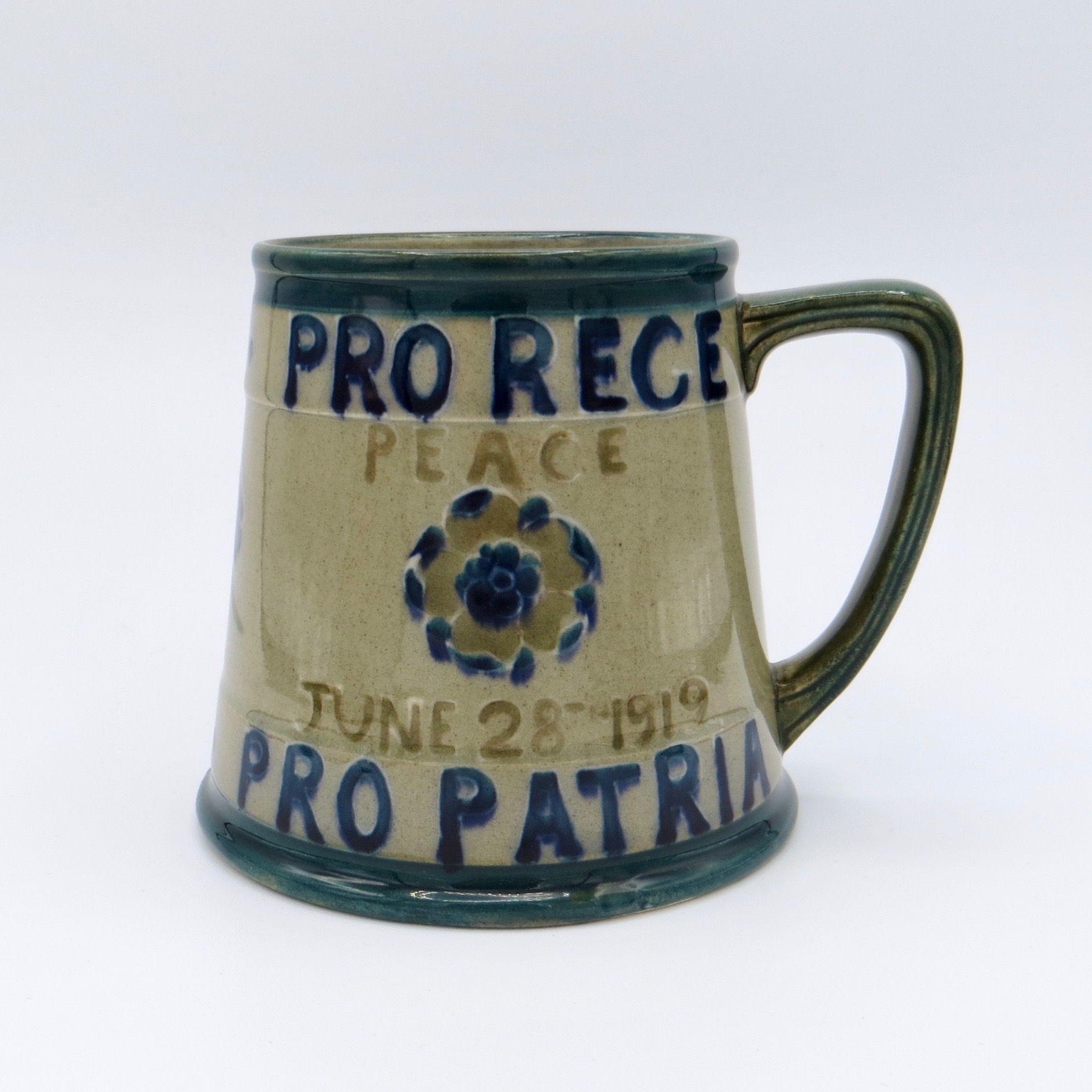 Rare Moorcroft First World War Commemorative Mug