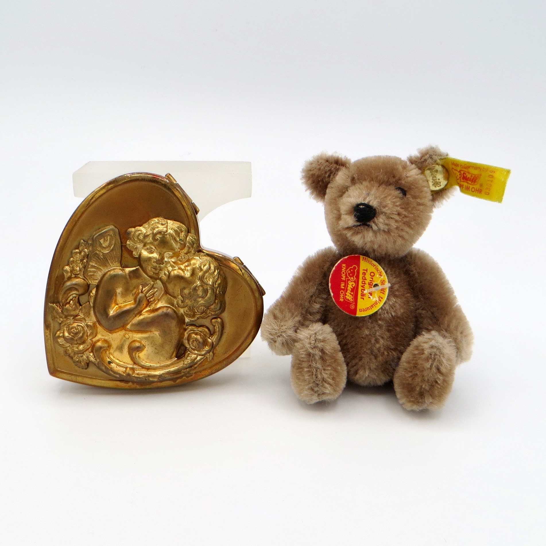 Cherub Heart Compact