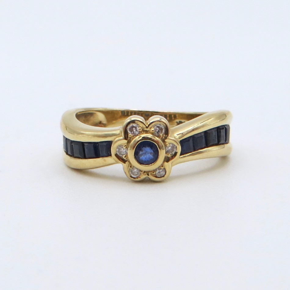 5JR83-dia-sapphire-flower-ring-a