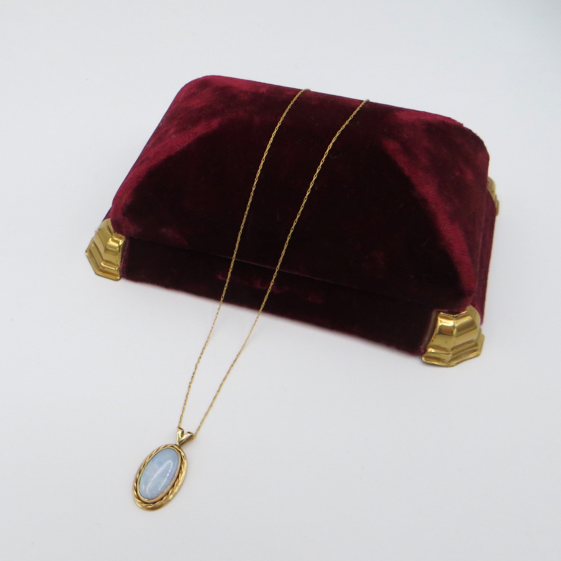 10kt Gold & Opal Necklace