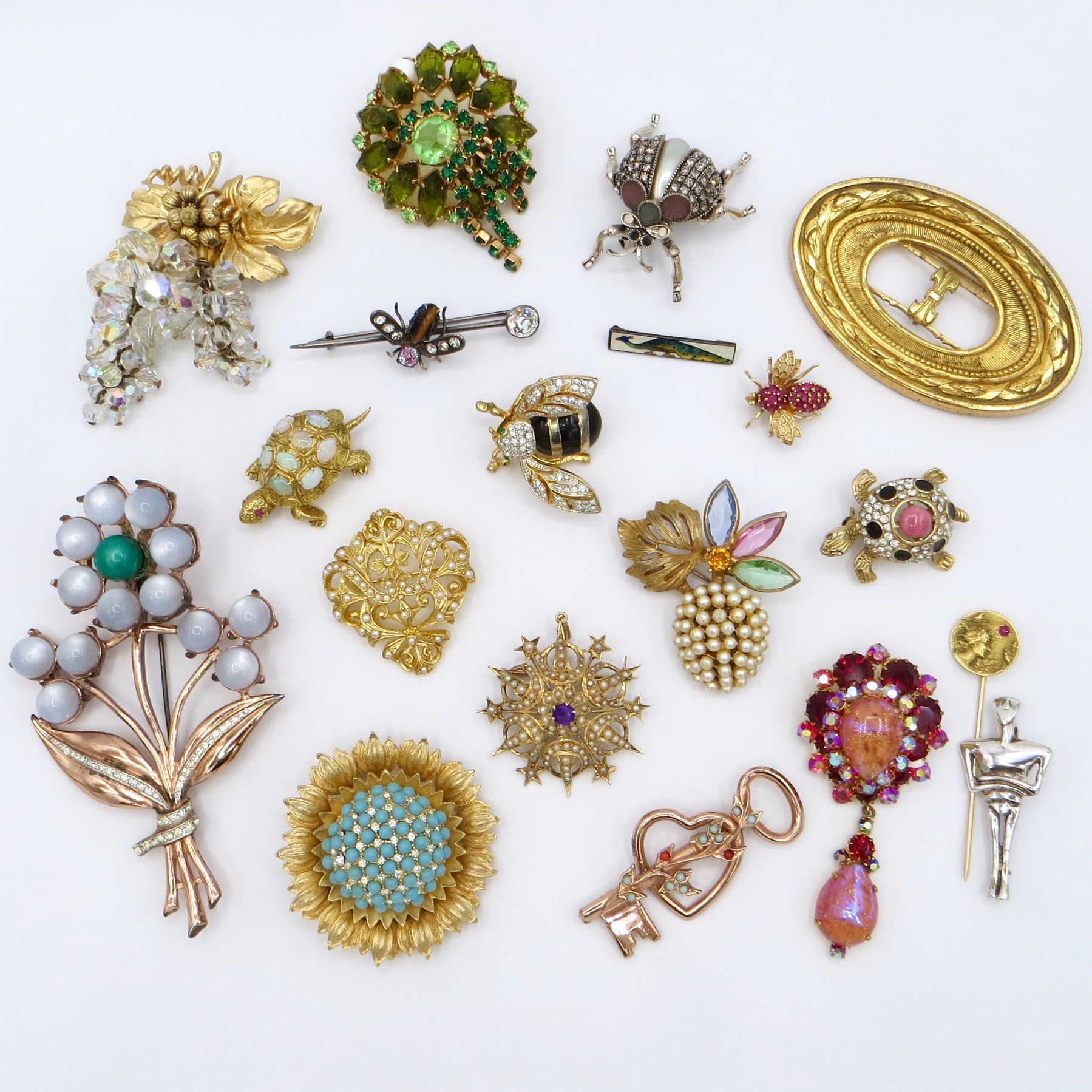 The Cultural History of Brooches, by Caitlin Kelly – Antiques On Queen