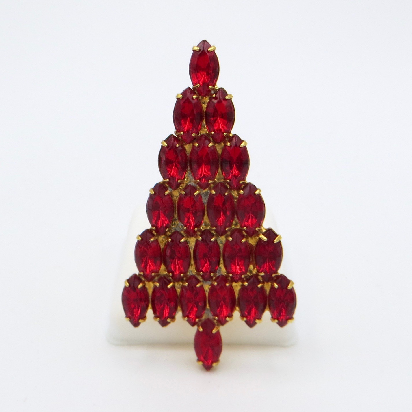 Attruia Red Crystal Christmas Tree
