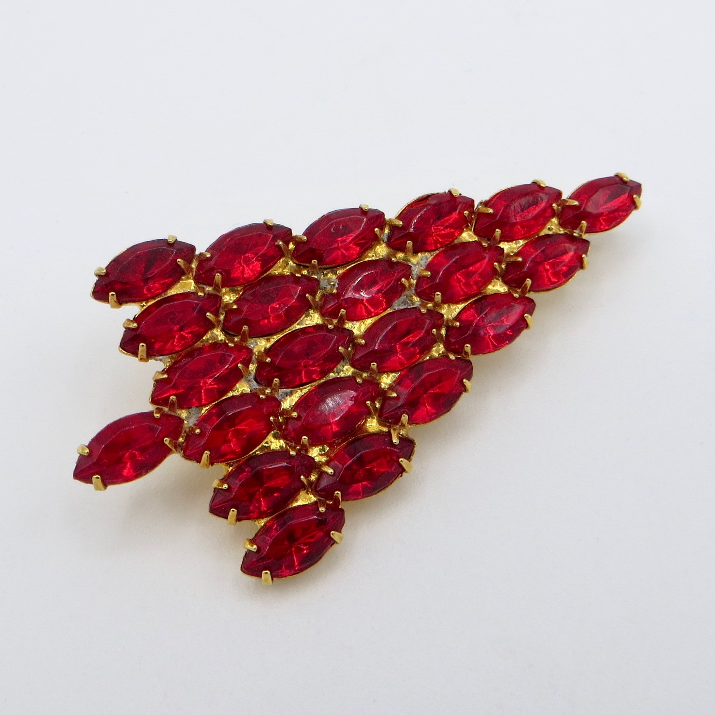 Attruia Red Crystal Christmas Tree