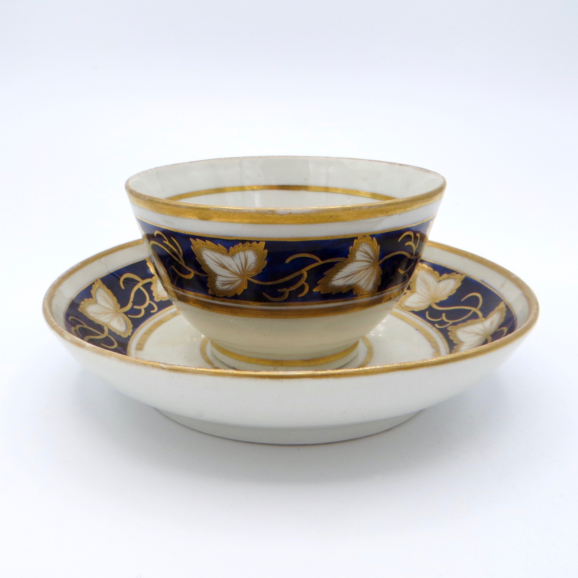 a tea bowl and saucer