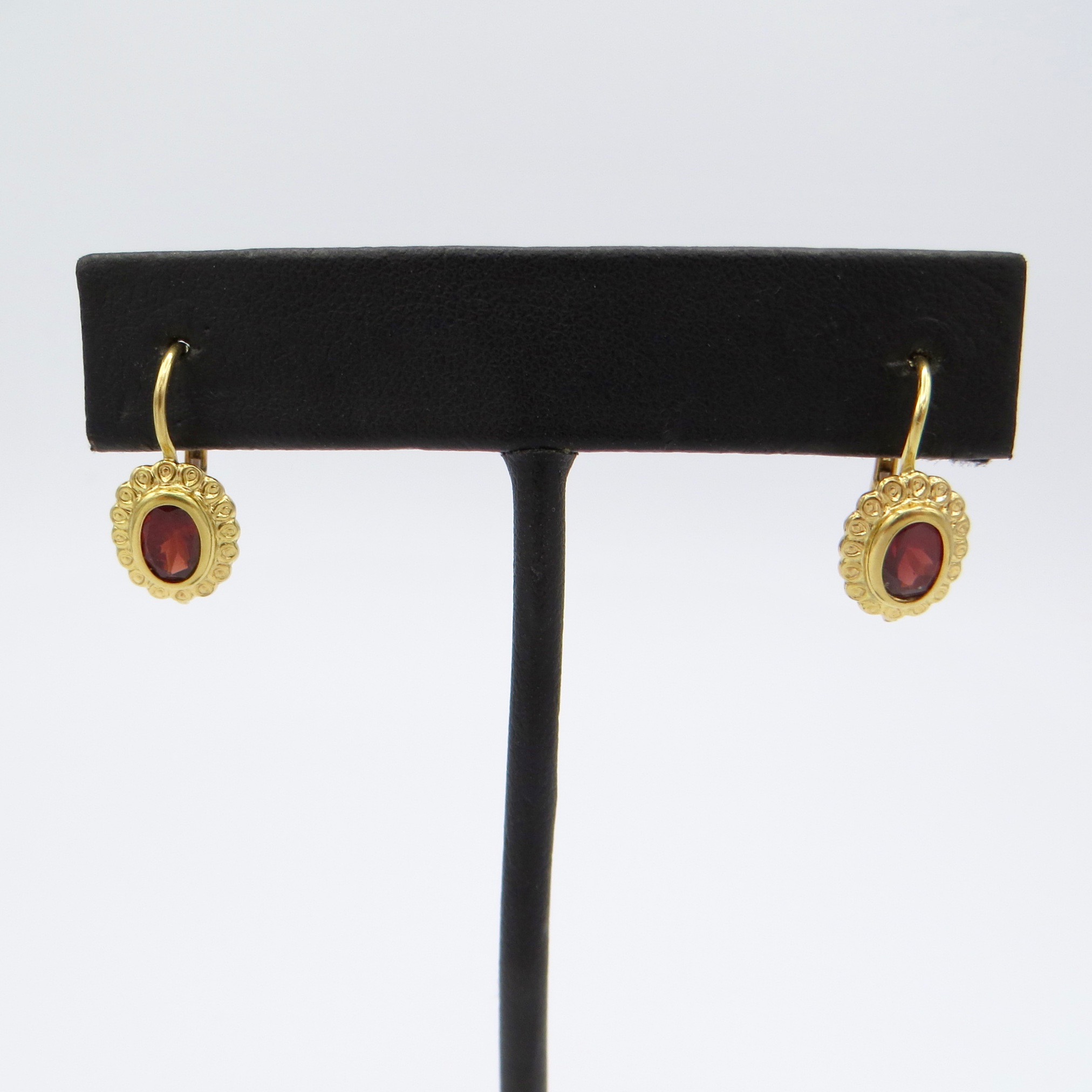 18kt Gold Frame Garnet Earrings