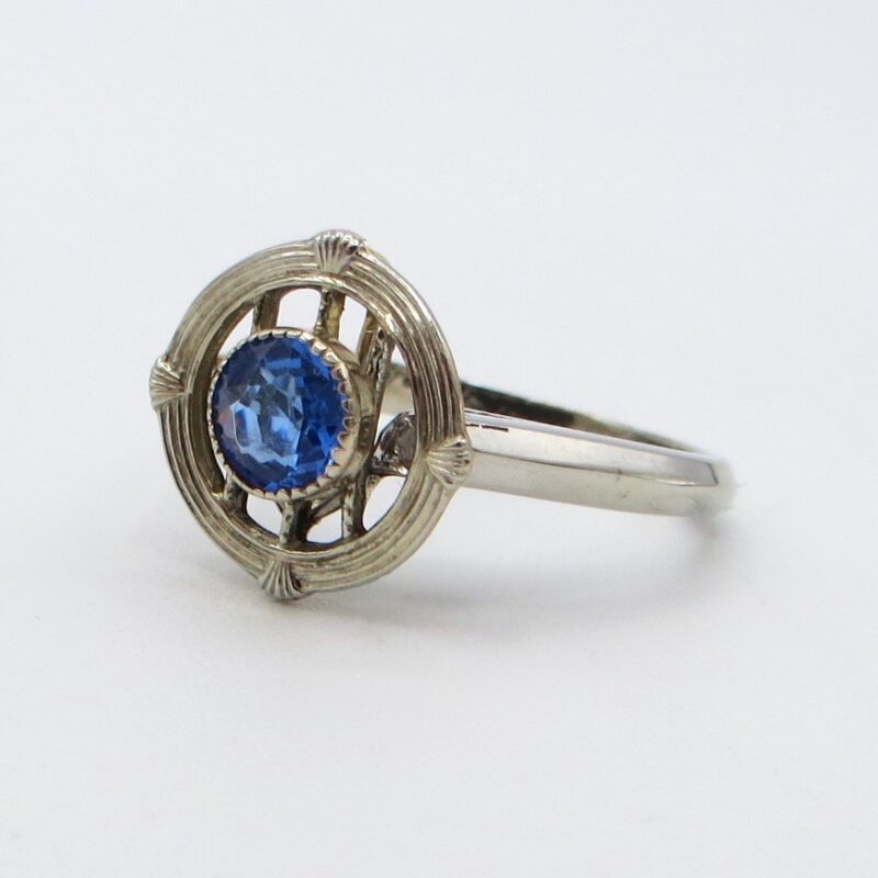 18kt White Gold and Sapphire Ring