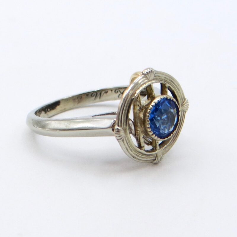18kt White Gold and Sapphire Ring
