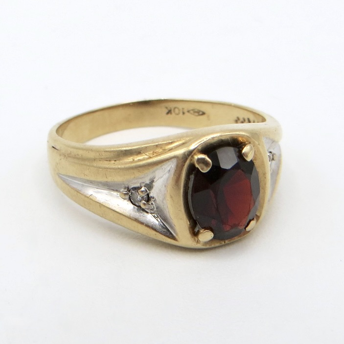 10kt Gold, Garnet and Diamond Ring