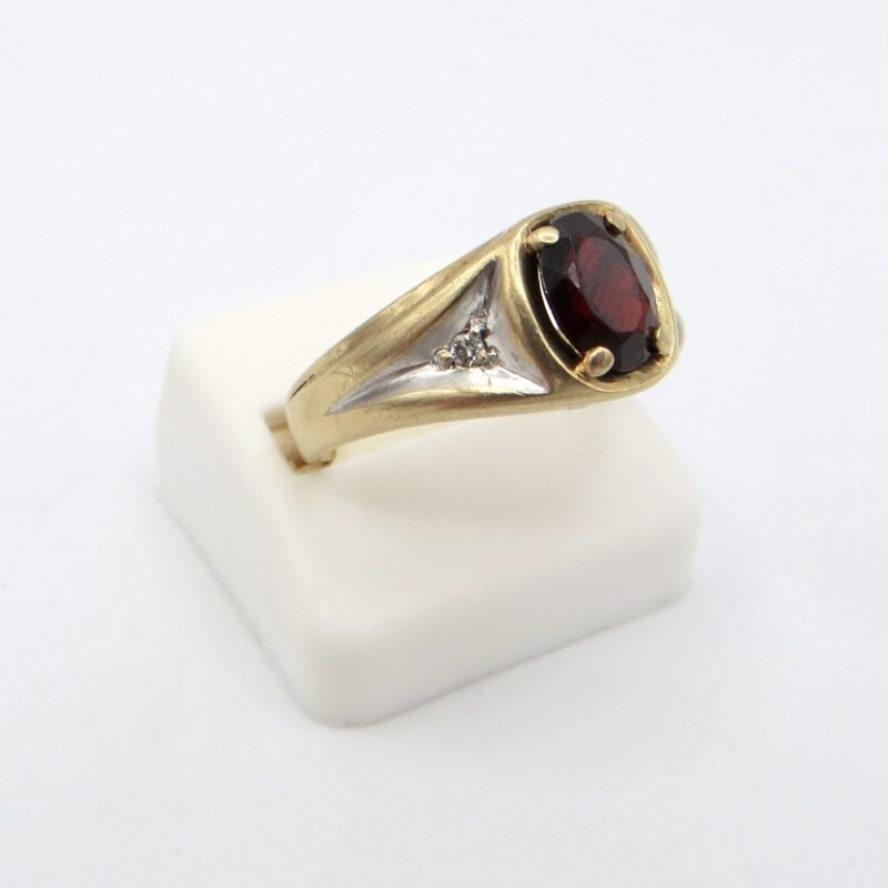 10kt Gold, Garnet and Diamond Ring