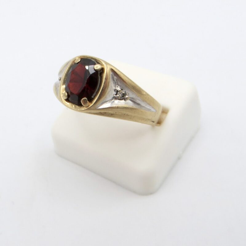 10kt Gold, Garnet and Diamond Ring