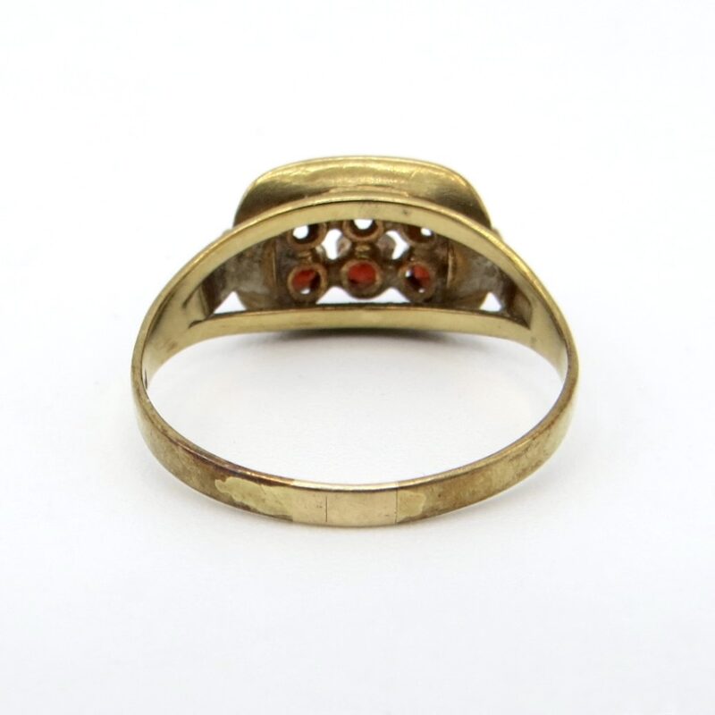8kt Gold and Garnet Ring