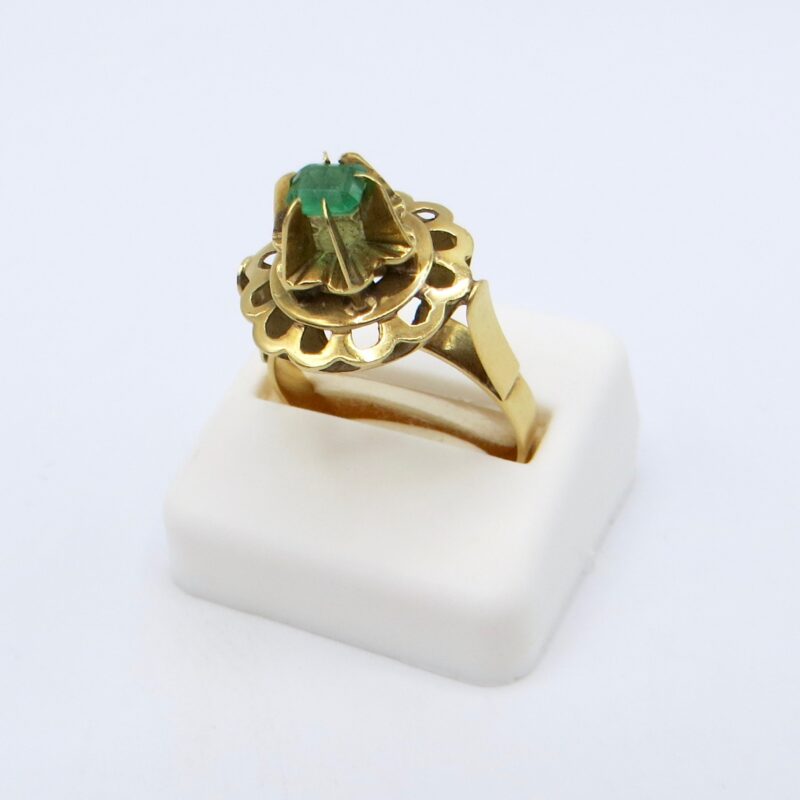 18kt Gold and Emerald Ring