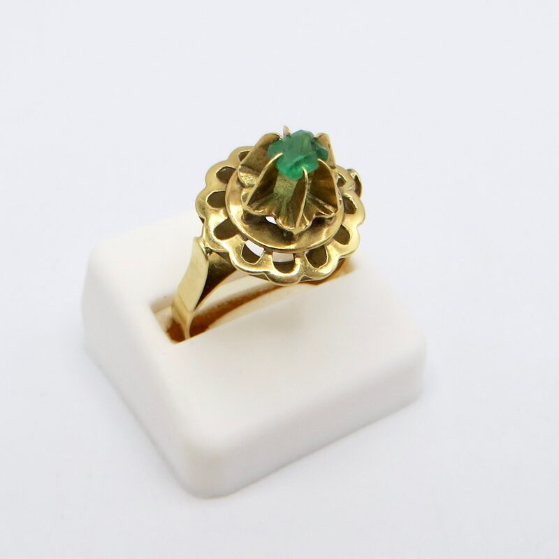 18kt Gold and Emerald Ring