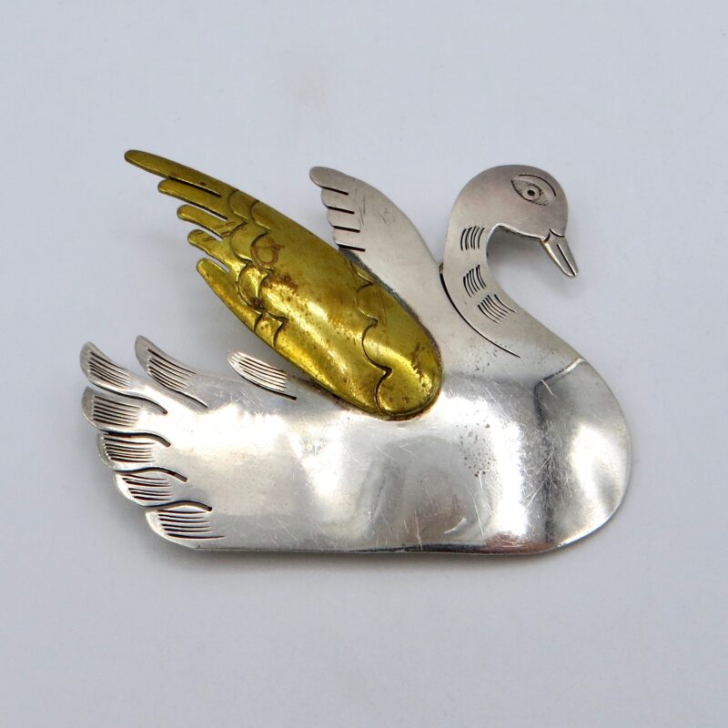 Silver Swan Brooch