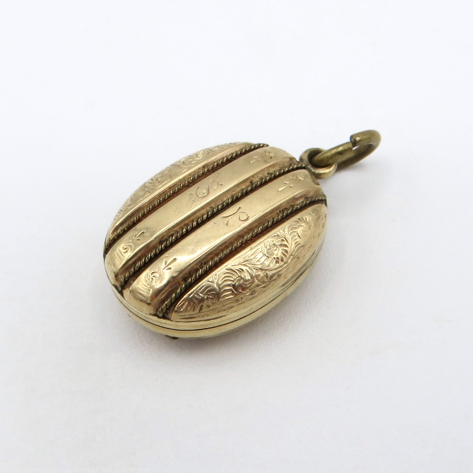 Victorian Oval Locket