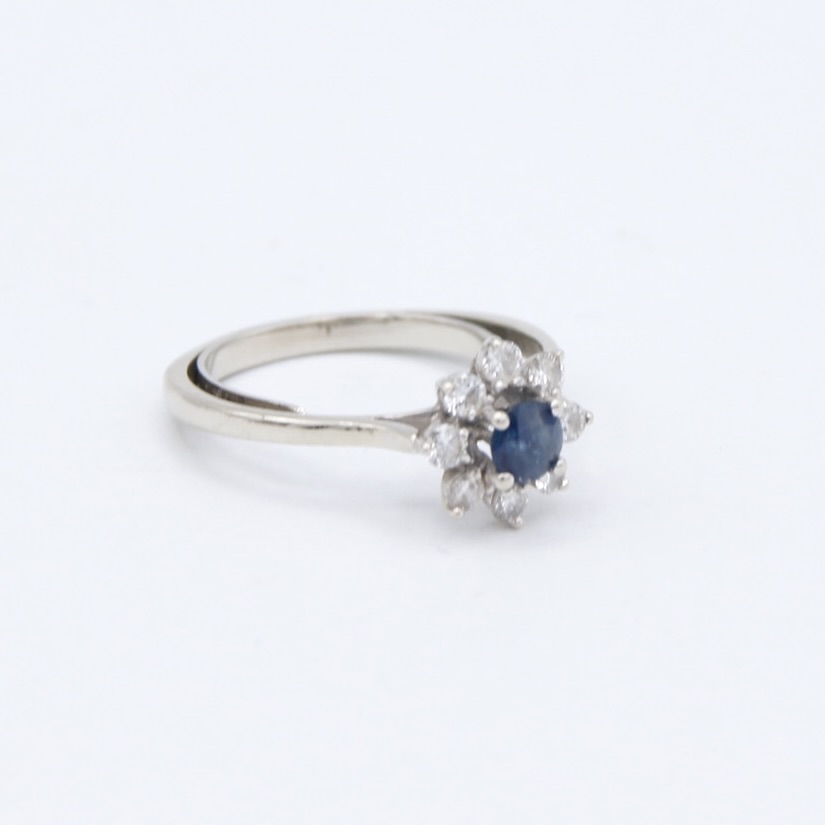 18kt Sapphire & Diamond Ring
