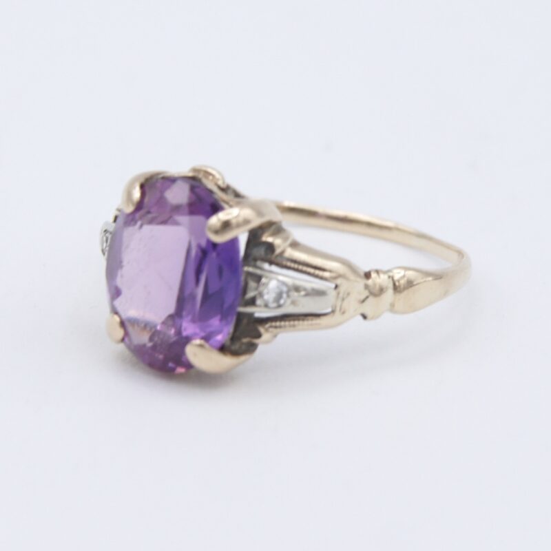Gold Ring with Violet Stone