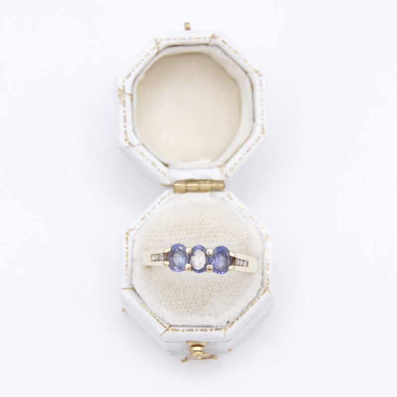 14kt Tanzanite & Diamond Ring