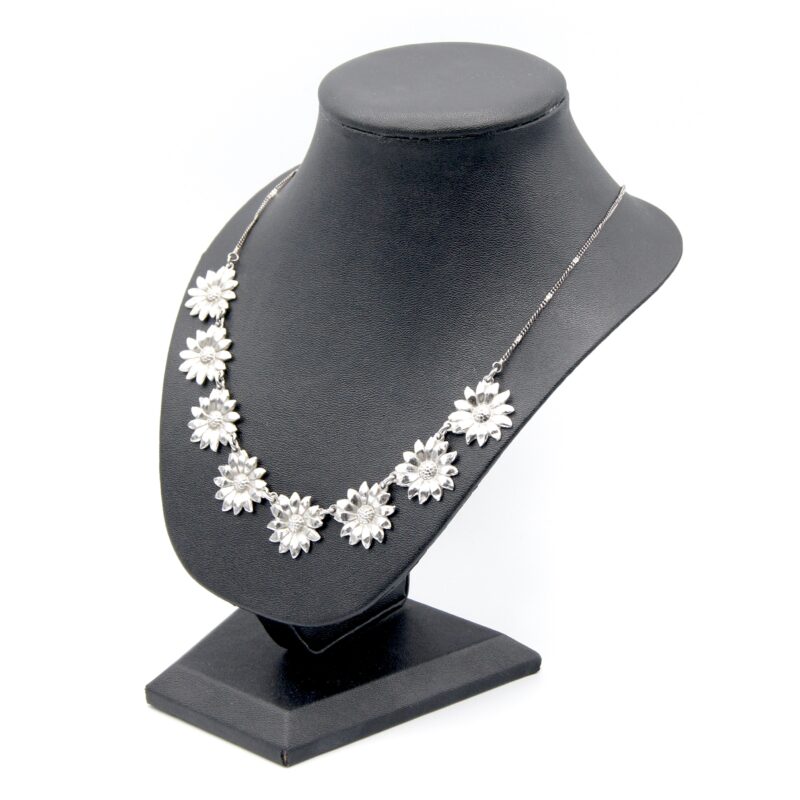Silver Daisy Necklace