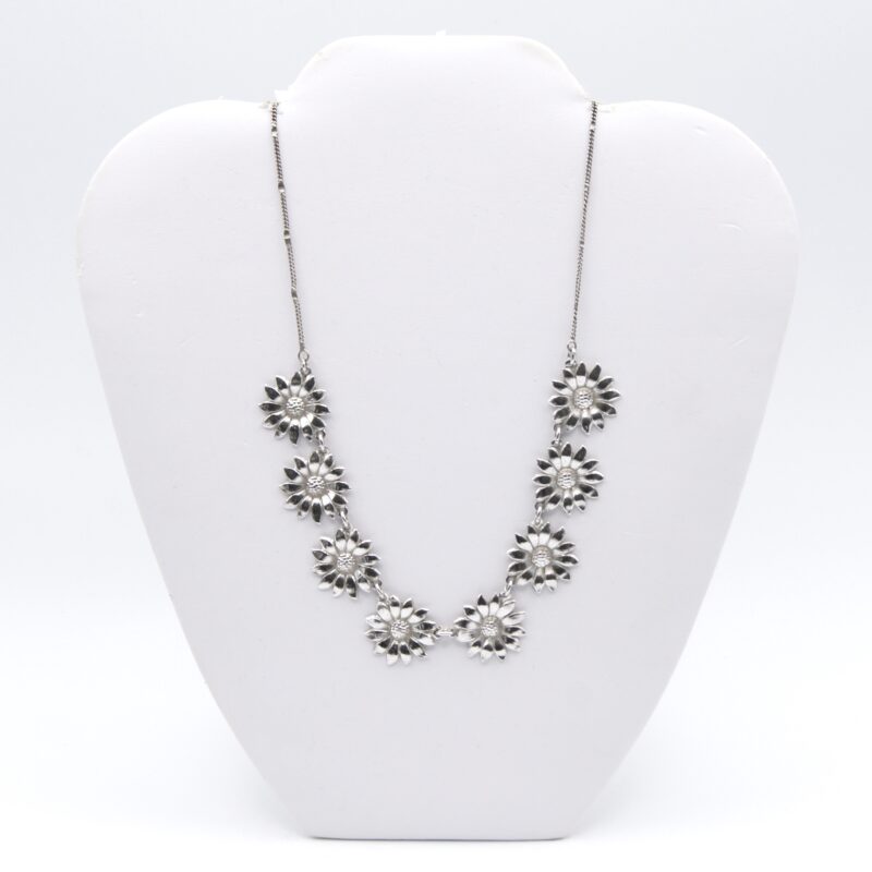 Silver Daisy Necklace