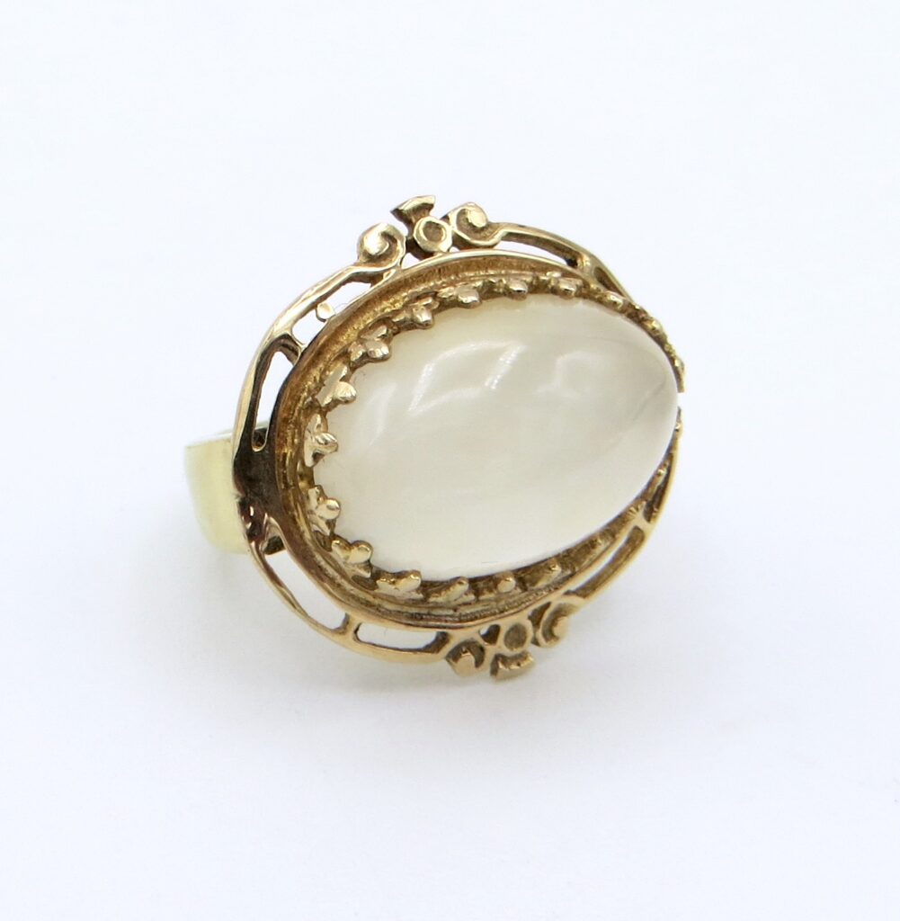 14kt Gold & Moonstone Ring