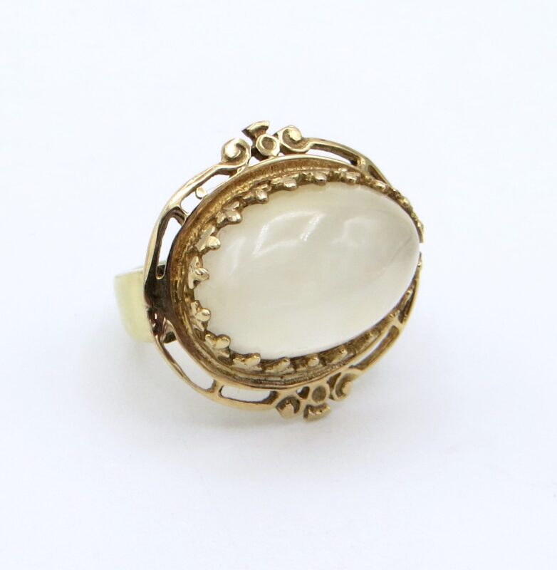 14kt Gold & Moonstone Ring