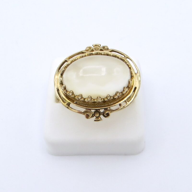 14kt Gold & Moonstone Ring