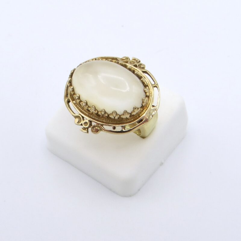 14kt Gold & Moonstone Ring