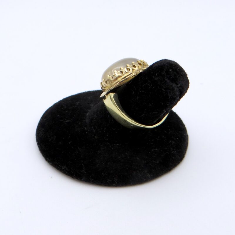14kt Gold & Moonstone Ring