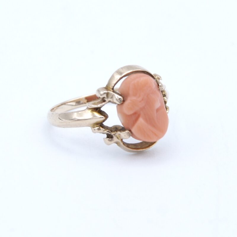 10kt Gold Cameo Ring