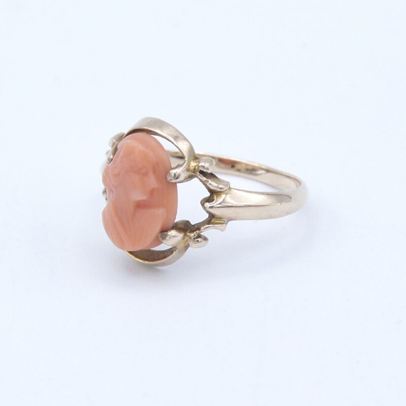 10kt Gold Cameo Ring