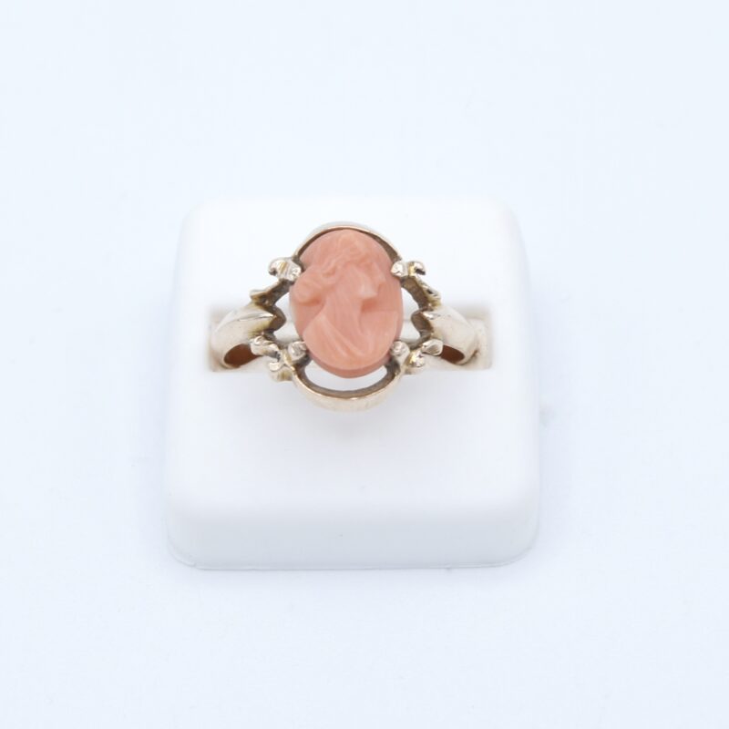 10kt Gold Cameo Ring