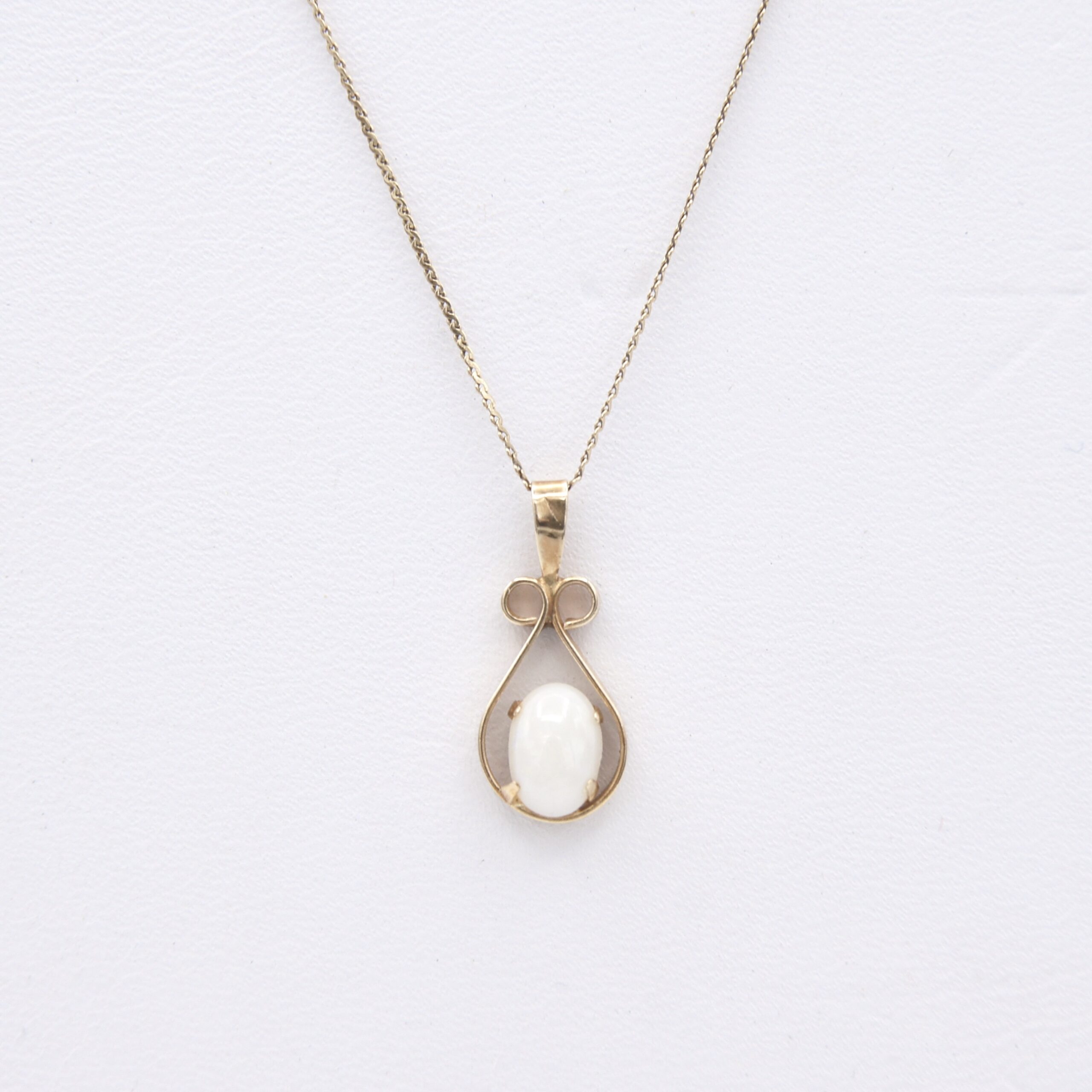 10kt Gold & Opal Necklace