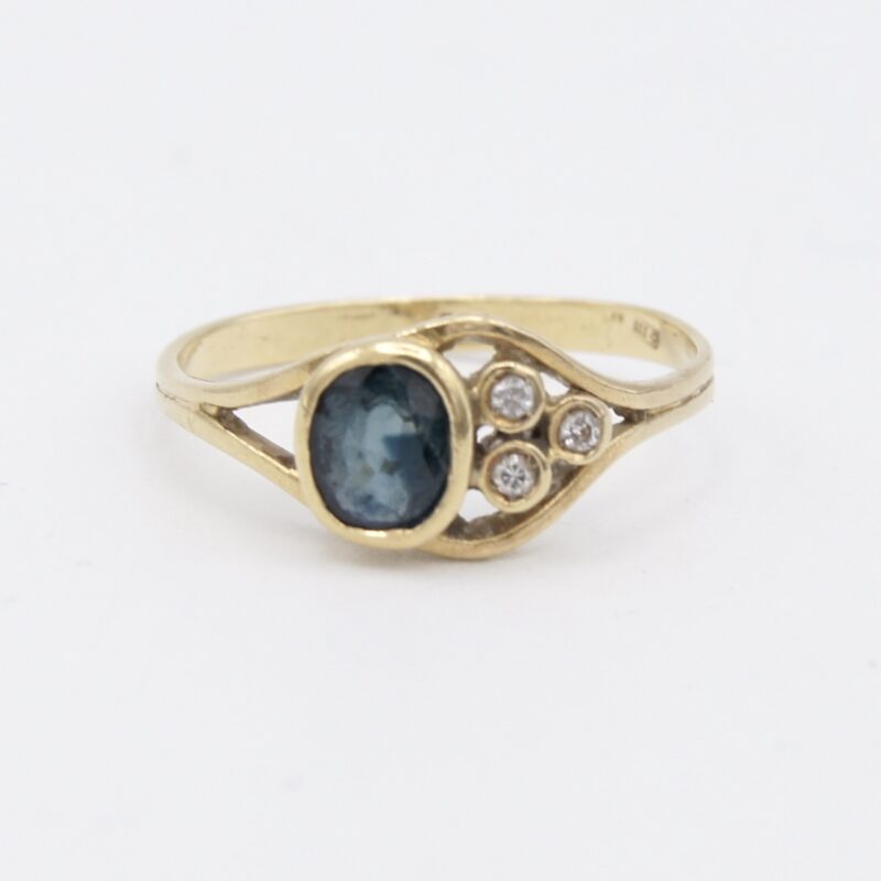 18kt Gold, Sapphire & Diamond Ring