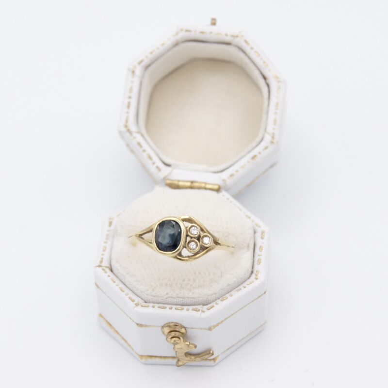 18kt Gold, Sapphire & Diamond Ring