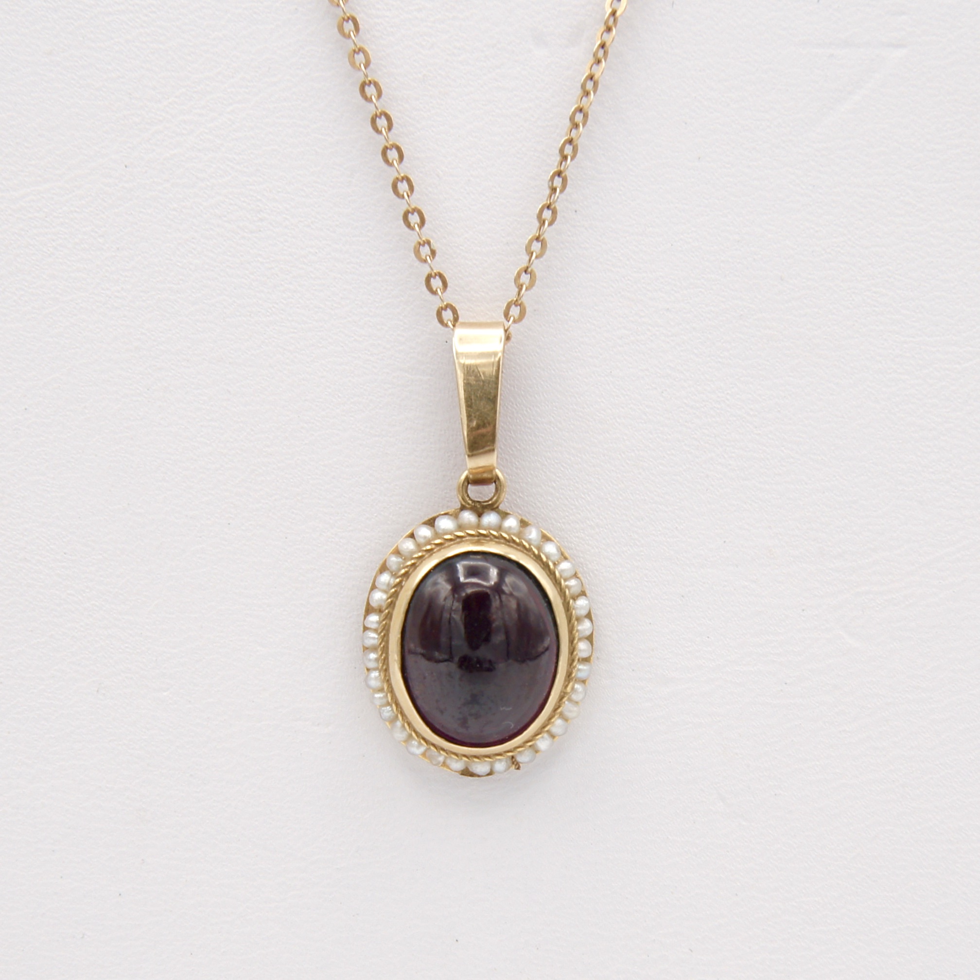 10kt Gold, Garnet & Pearl Necklace