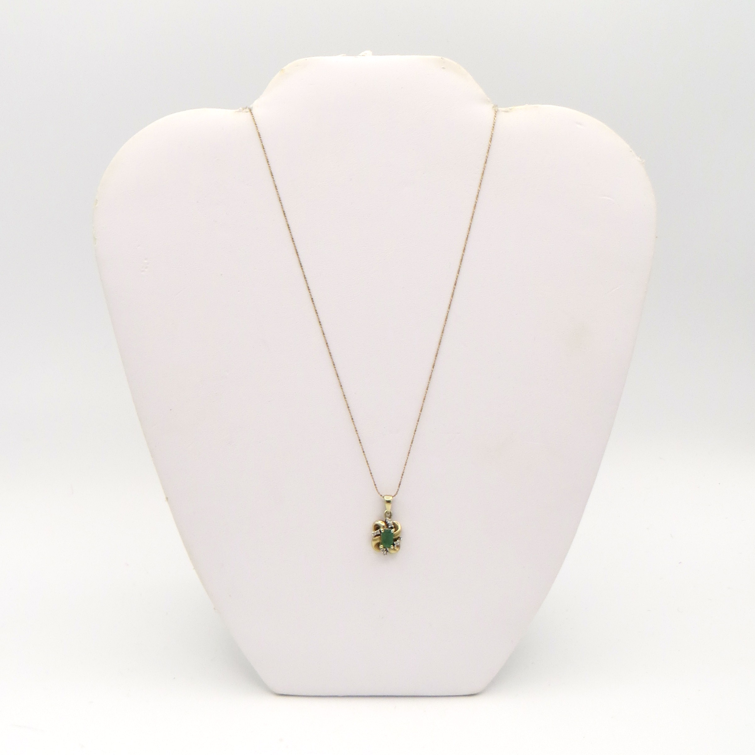 10kt Gold, Emerald & Diamond Necklace