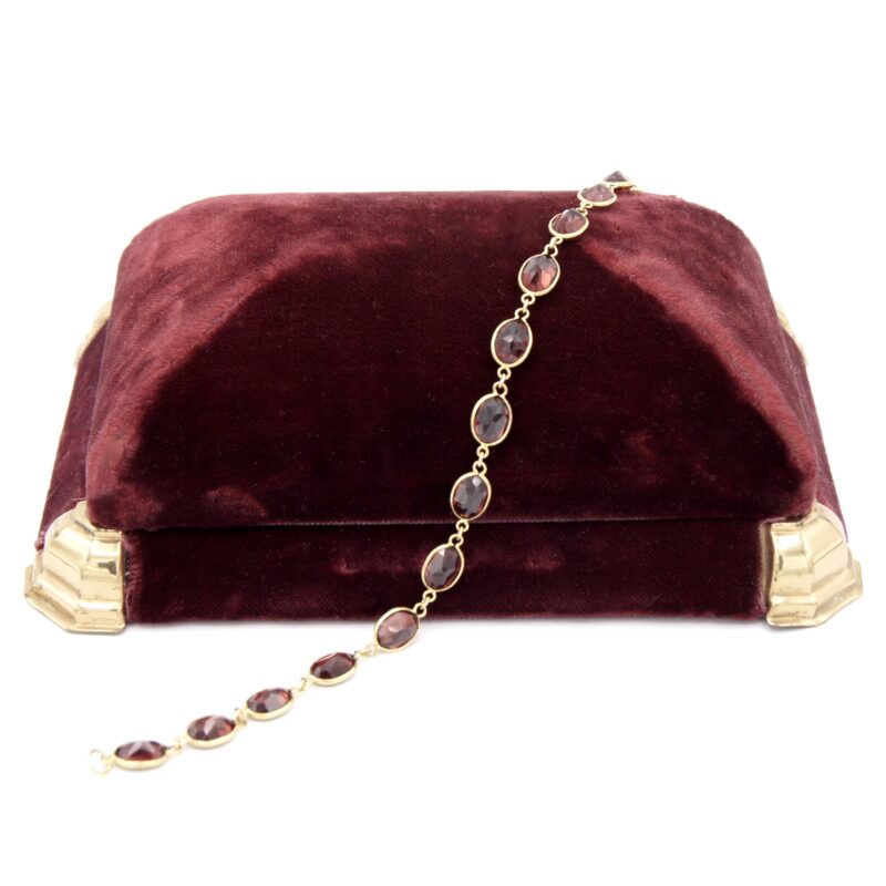 18kt Gold & Garnet Bracelet