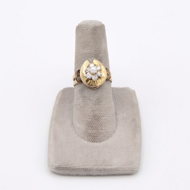 12kt Gold & Diamond Horseshoe Ring