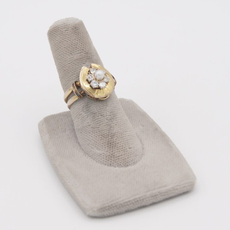 12kt Gold & Diamond Horseshoe Ring